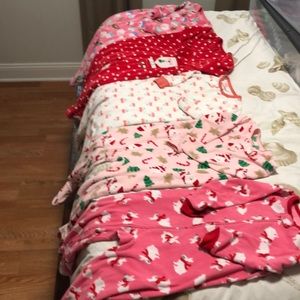 Carter’s lot of 5 footie fleece pajamas 2T